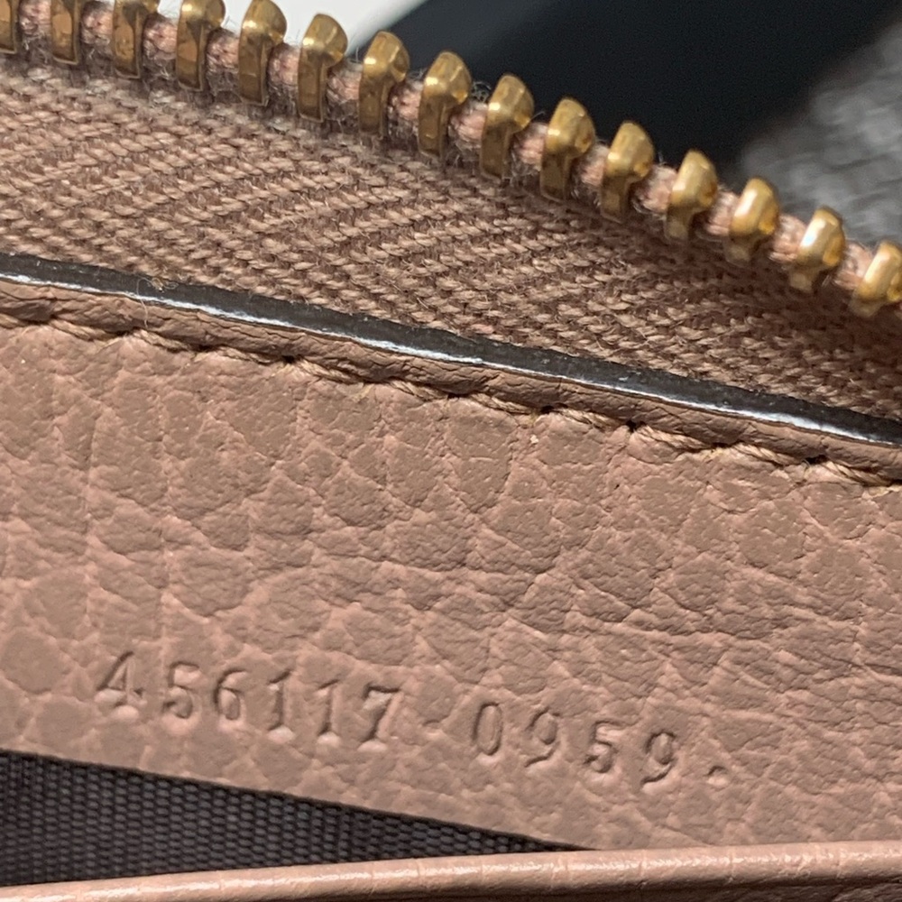 Beautiful Authentic Pre Owned Gucci Beige Leather Wallet - Picture 3 of 16